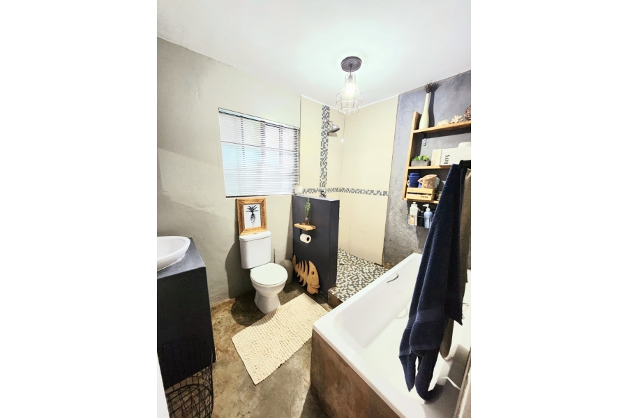 5 Bedroom Property for Sale in Safari Gardens North West